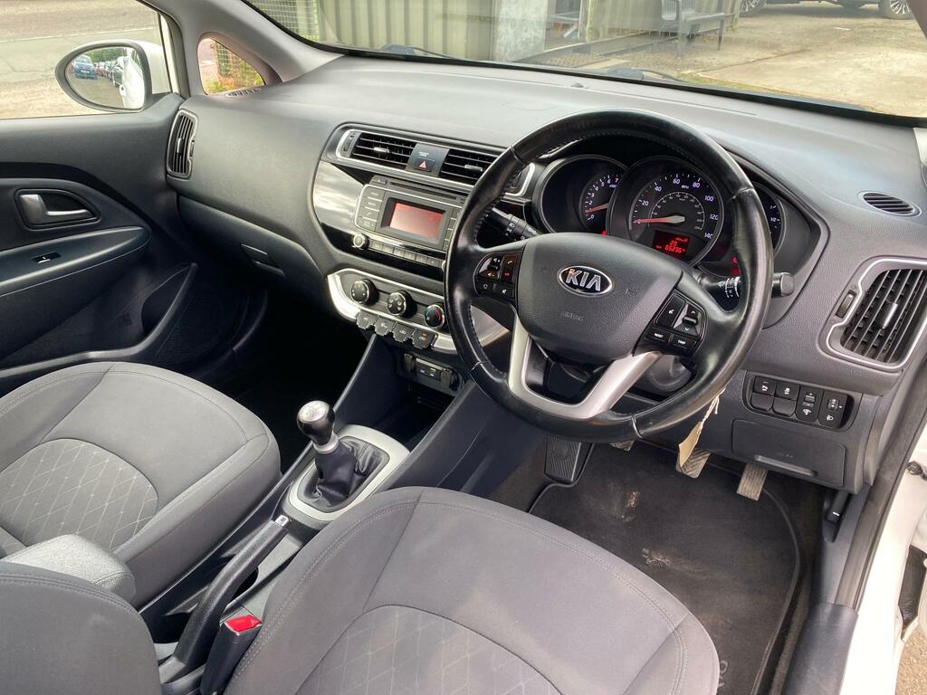 Kia RIO 1.25 1 Air White #17