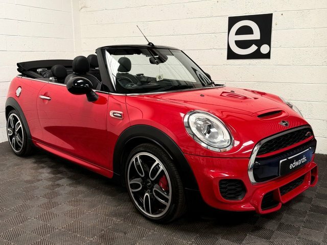 Mini Convertible 2.0 John Cooper Works Convertible Red