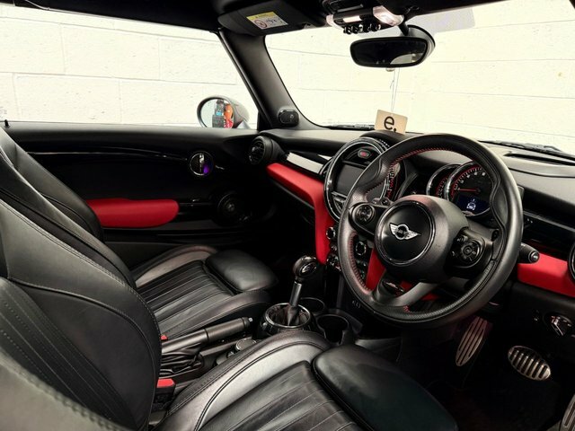 Mini Convertible 2.0 John Cooper Works Convertible Red #3