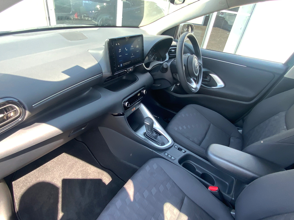 Toyota Yaris 1.5 Vvt-h Icon Hatchback Hybrid E-cvt E Green #2