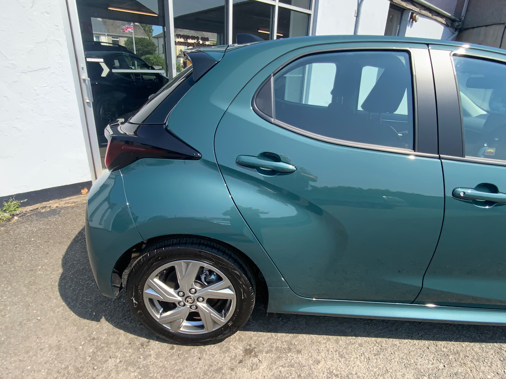 Toyota Yaris 1.5 Vvt-h Icon Hatchback Hybrid E-cvt E Green #5
