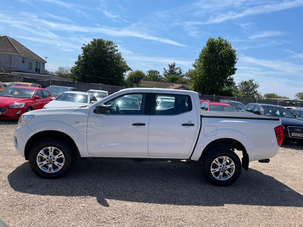 Nissan Navara 2.3 Dci Acenta 4Wd Euro 6 Ss White #4