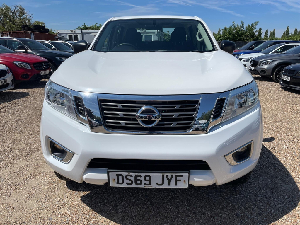 Nissan Navara 2.3 Dci Acenta 4Wd Euro 6 Ss White #2