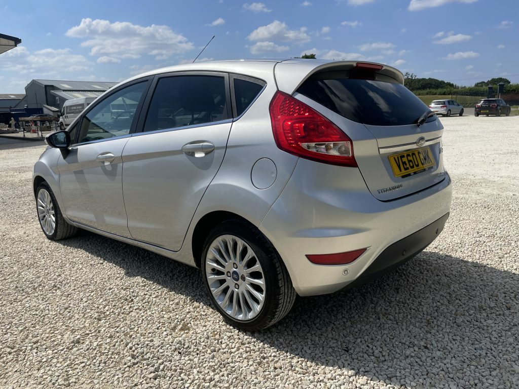 Ford Fiesta Hatchback Black #5