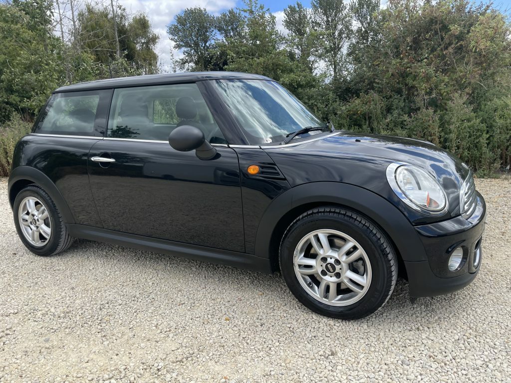 Mini Hatch 1.6 One Hatchback AJ62PPF Black #3