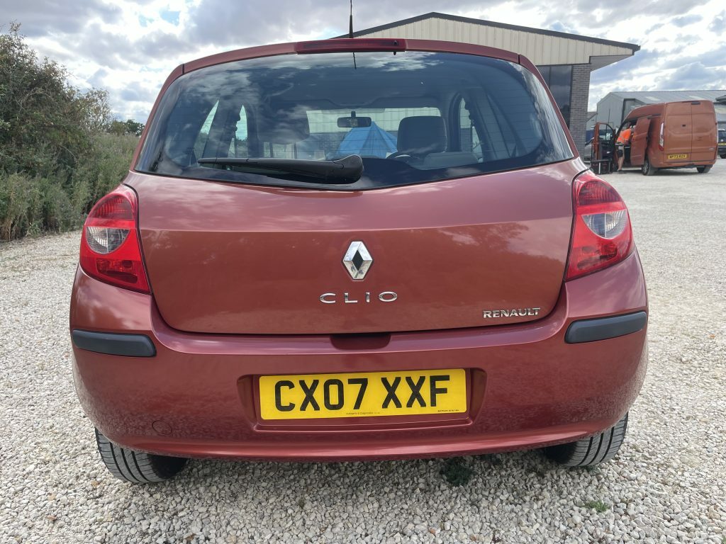 Renault Clio 1.2 Campus Sport I-music Red #5