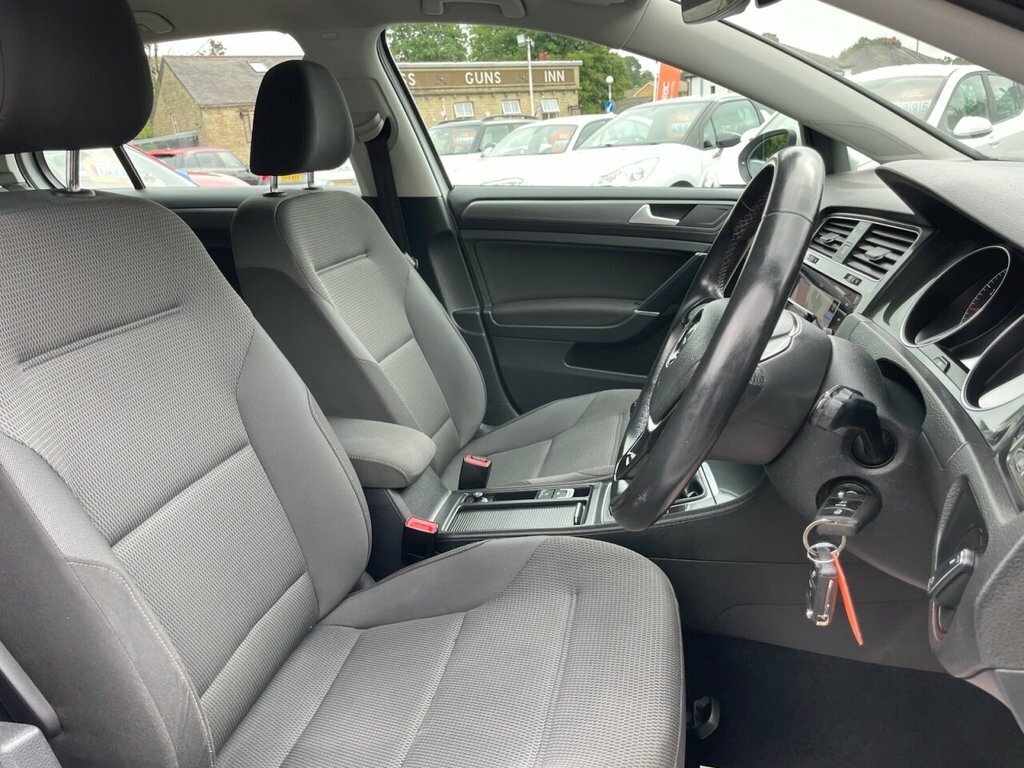 Volkswagen Golf 1L Se Nav JM07PAN White #3