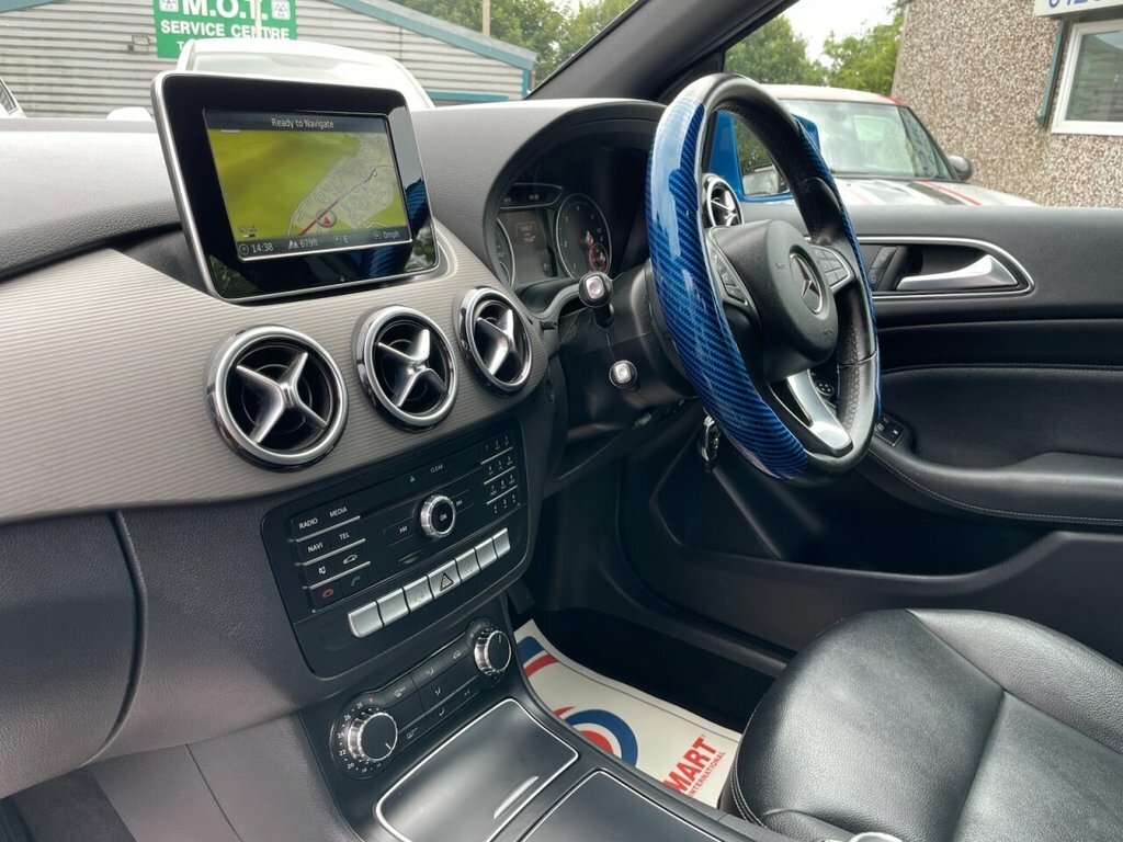Mercedes-Benz B Class B200 Cdi Amg Line Premium Plus Black #30
