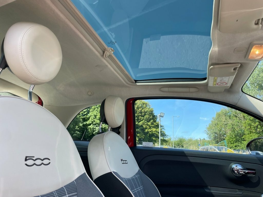 Fiat 500 1.2L Lounge Red #3
