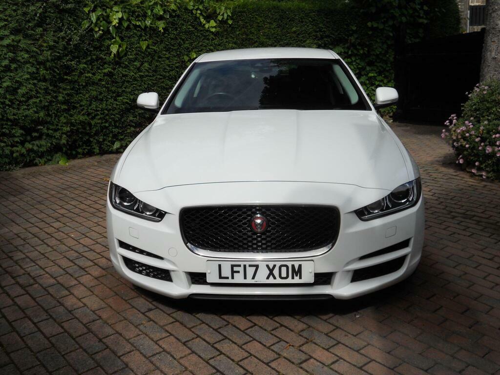 Jaguar XE 2.0D Portfolio Awd Euro 6 S S LF17XOM White #4
