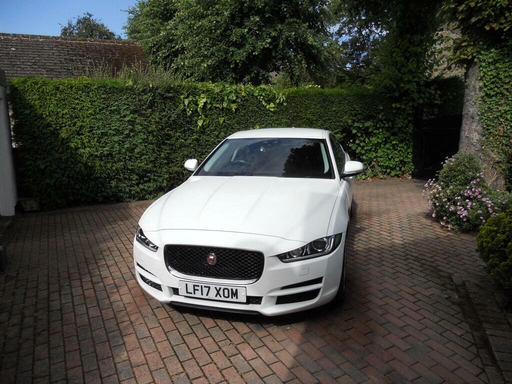 Jaguar XE 2.0D Portfolio Awd Euro 6 S S LF17XOM White #2