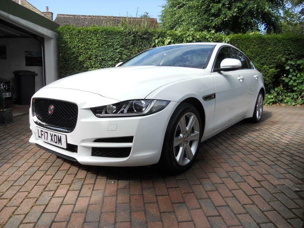 Jaguar XE 2.0D Portfolio Awd Euro 6 S S LF17XOM White #6
