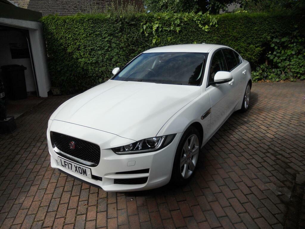 Jaguar XE 2.0D Portfolio Awd Euro 6 S S LF17XOM White #5