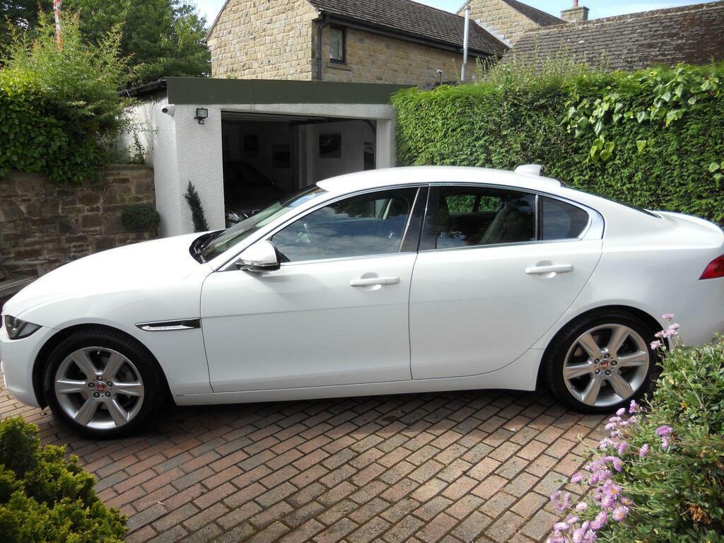 Jaguar XE 2.0D Portfolio Awd Euro 6 S S White