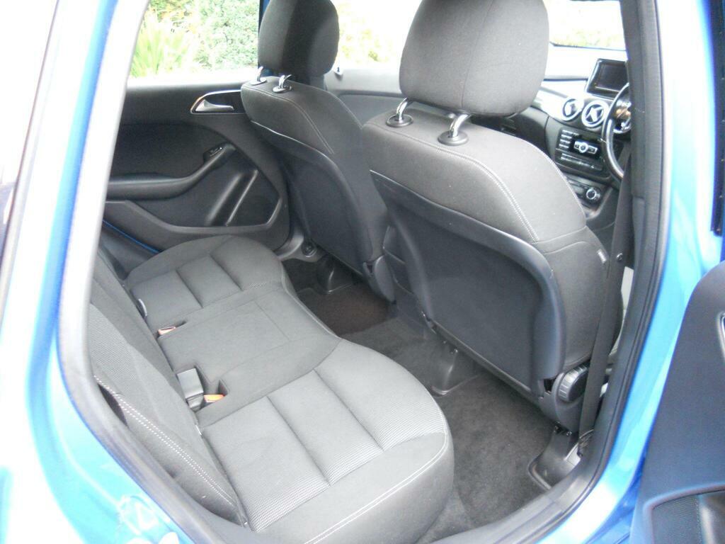 Mercedes-Benz B Class B180 Cdi Blueefficiency Sport Black #20