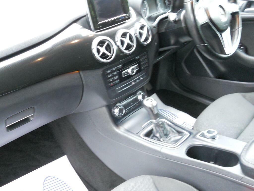 Mercedes-Benz B Class B180 Cdi Blueefficiency Sport Black #17