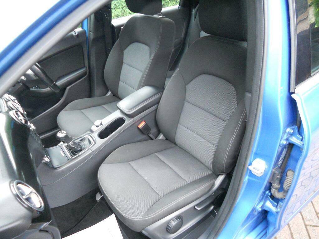 Mercedes-Benz B Class B180 Cdi Blueefficiency Sport Black #26