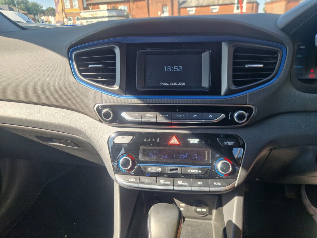 Hyundai Ioniq Premium Ev Black #8