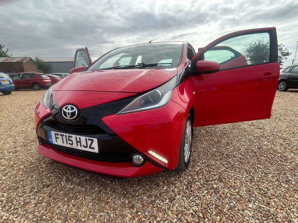 Toyota Aygo 1.0 Vvt-i X-pression X-wave Euro 5 Red #6