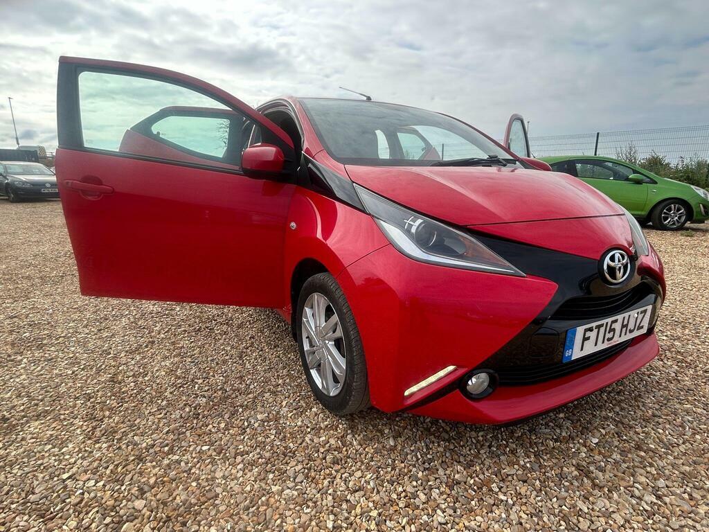 Toyota Aygo 1.0 Vvt-i X-pression X-wave Euro 5 Red #4