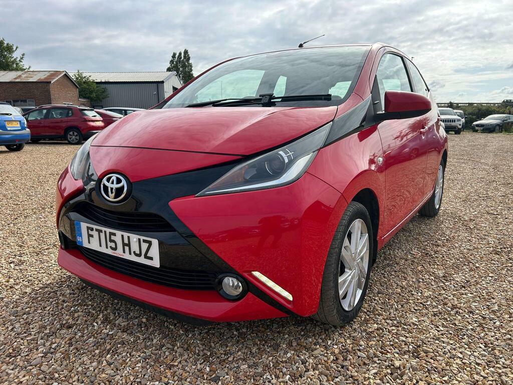 Toyota Aygo 1.0 Vvt-i X-pression X-wave Euro 5 Red #3