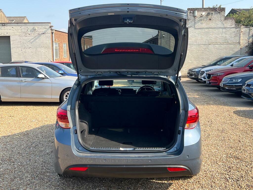 Hyundai I40 Crdi Se Nav Blue White #21