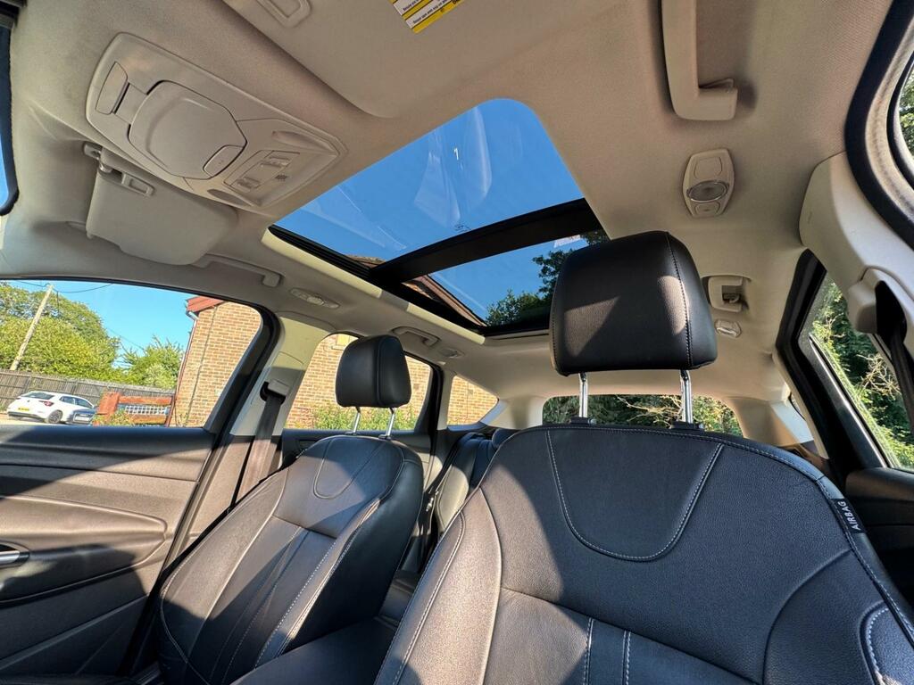 Ford Kuga Hatchback Blue #18