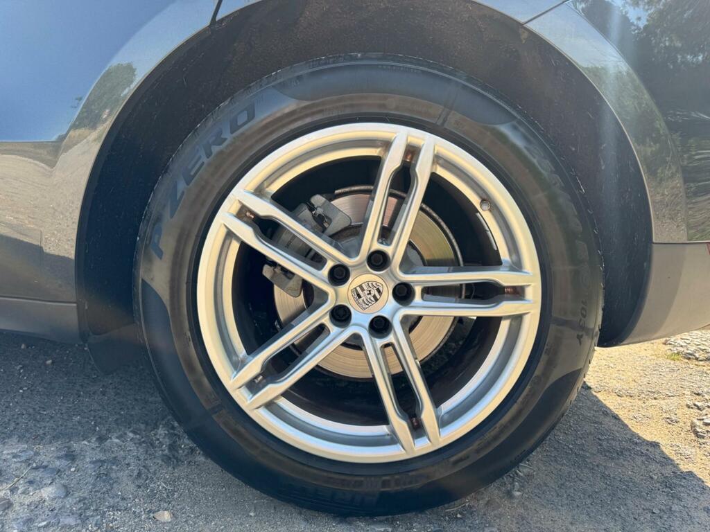 Porsche Macan Black #40