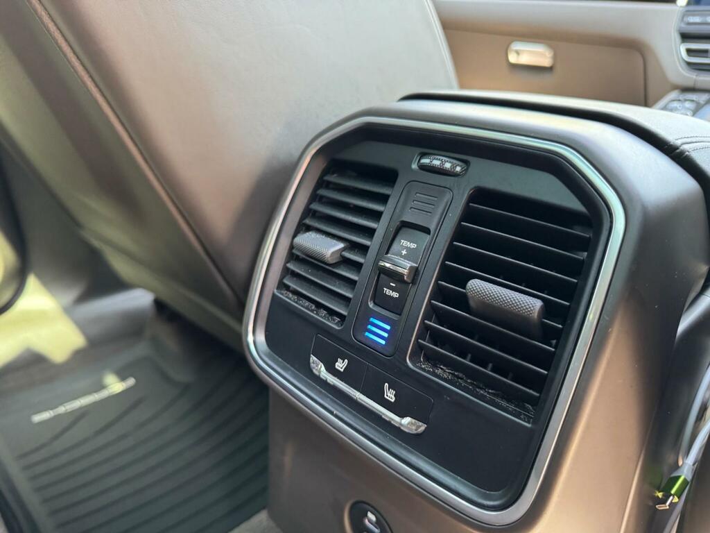 Porsche Macan Black #25
