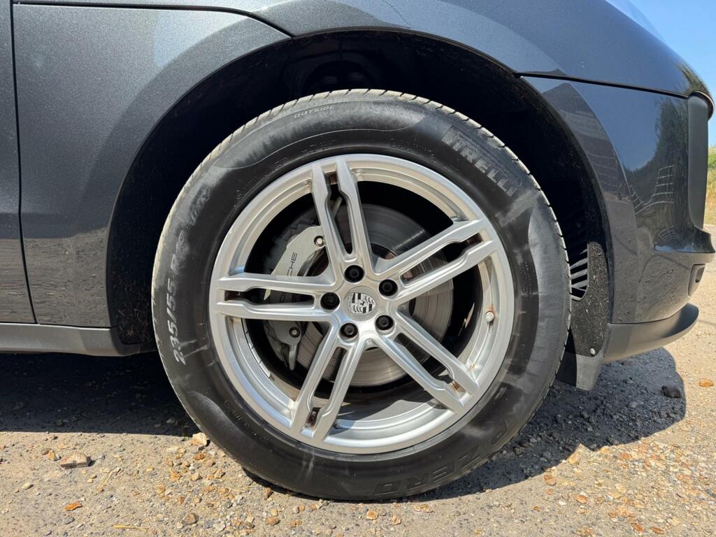 Porsche Macan Black #43