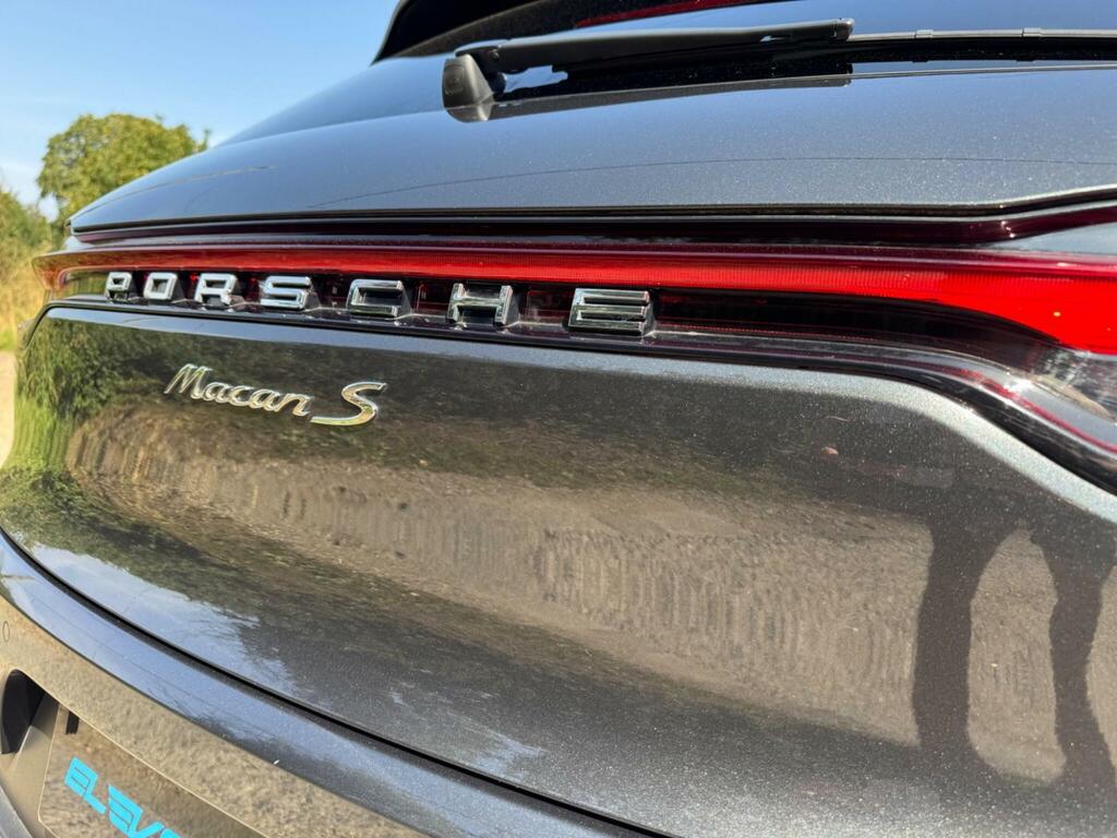 Porsche Macan Black #38