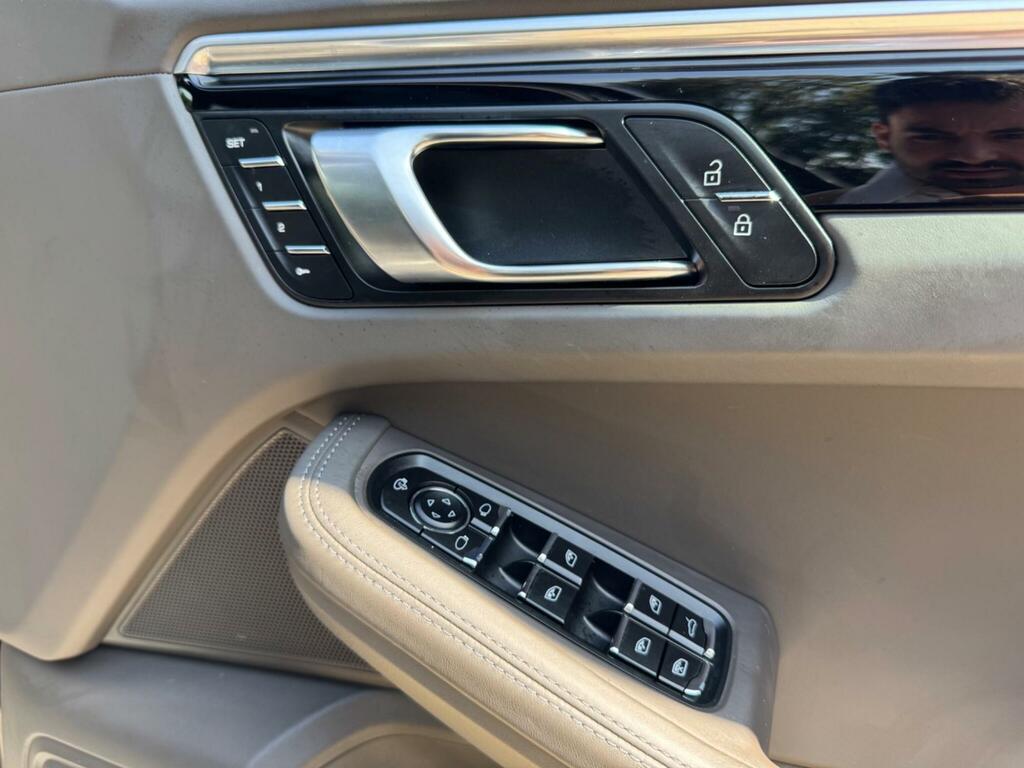Porsche Macan Black #31