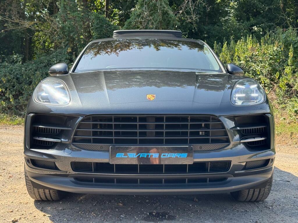 Porsche Macan Black #22
