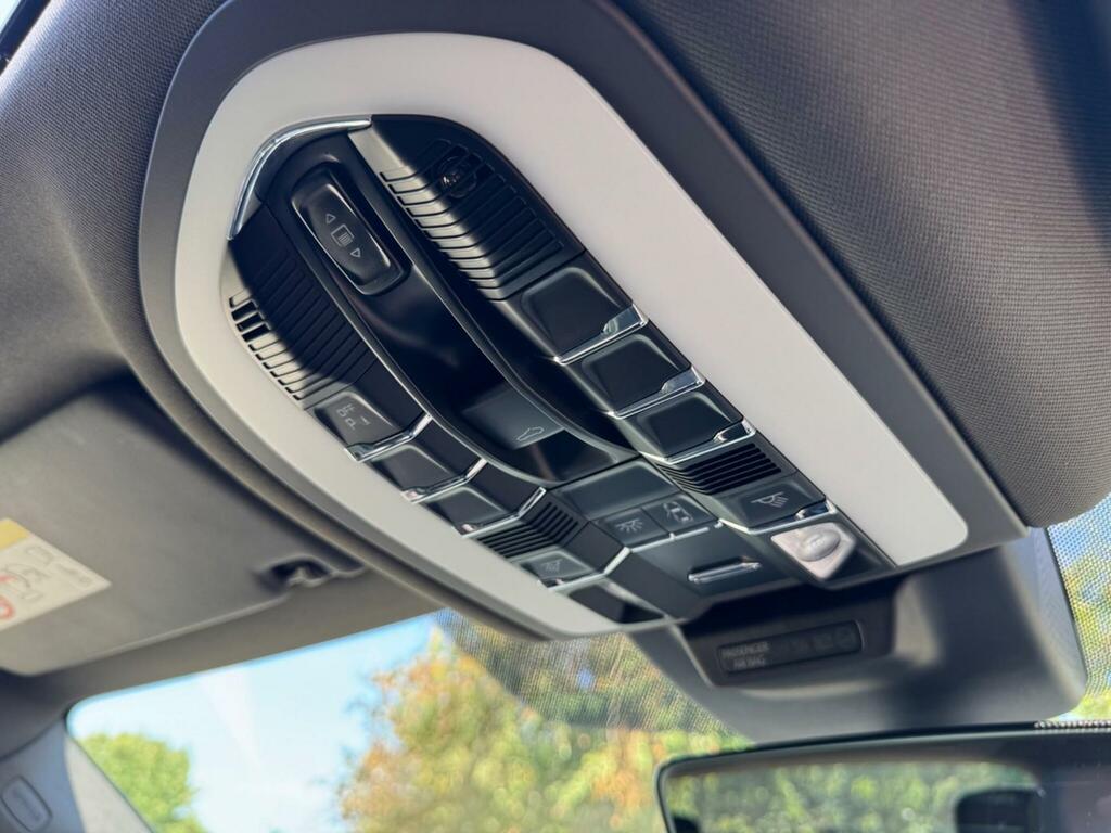Porsche Macan Black #30