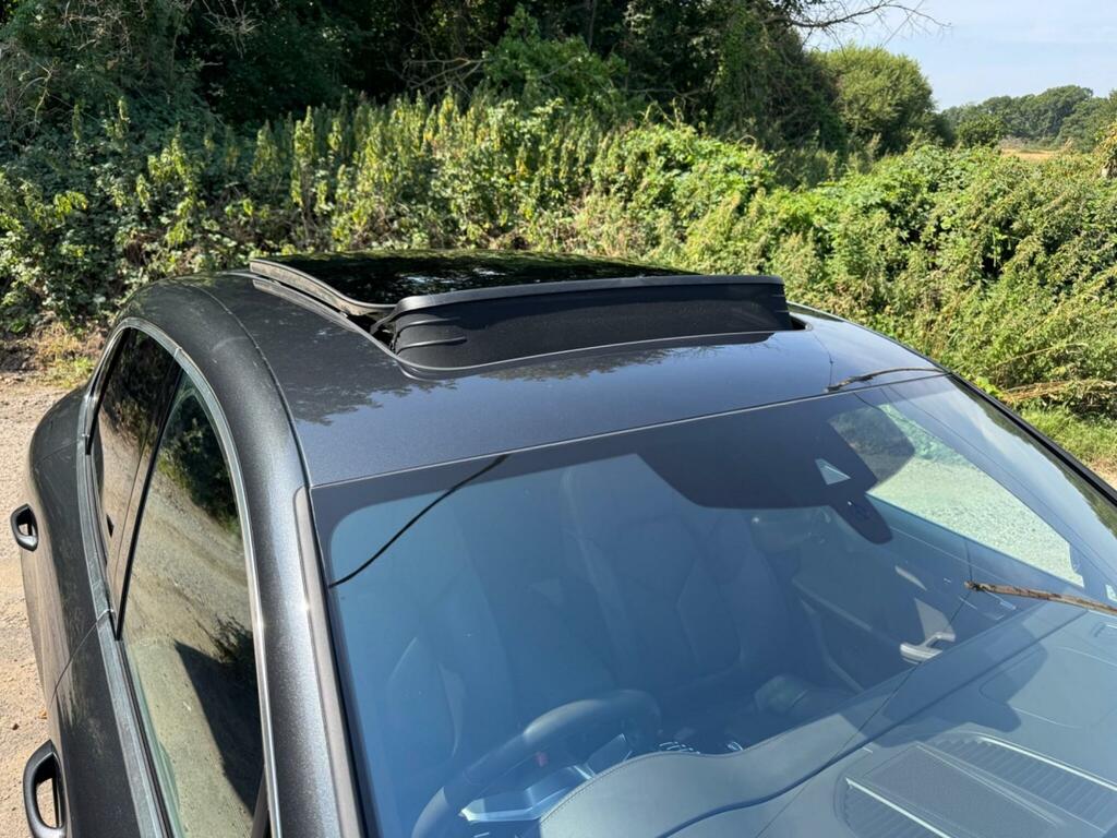 Porsche Macan Black #36
