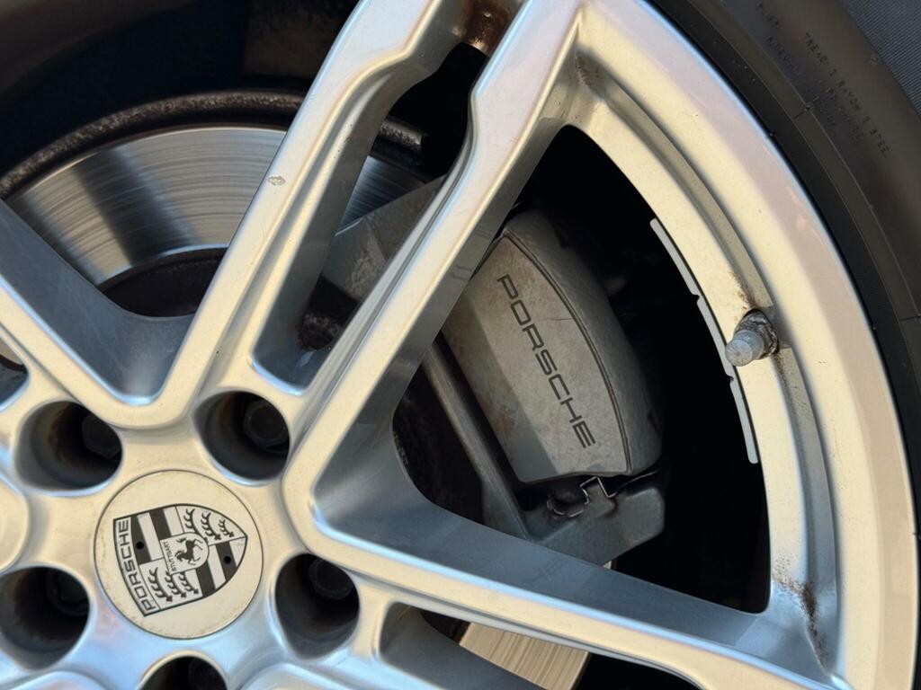 Porsche Macan Black #20