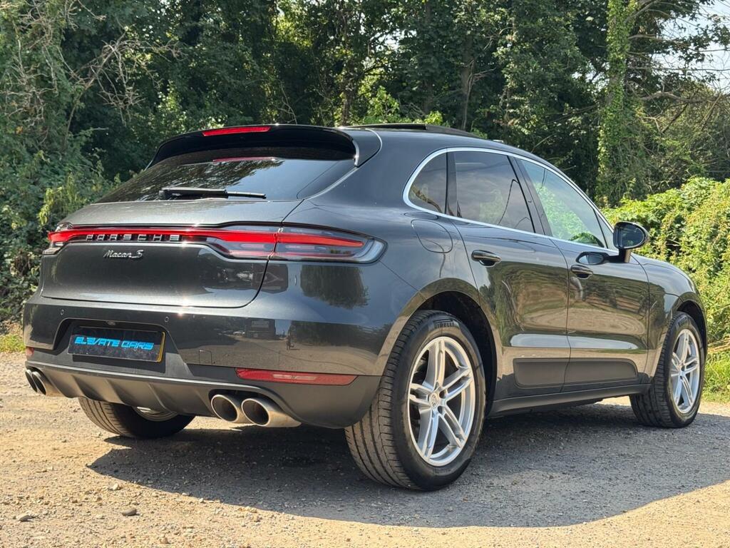 Porsche Macan Black #13