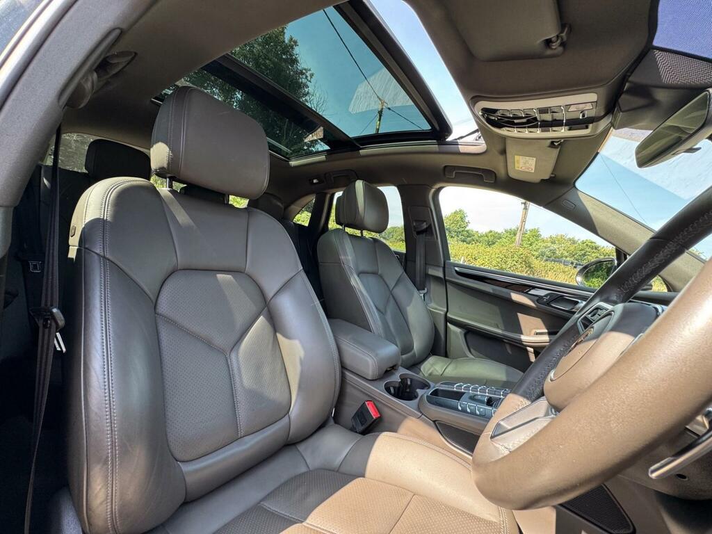 Porsche Macan Black #29