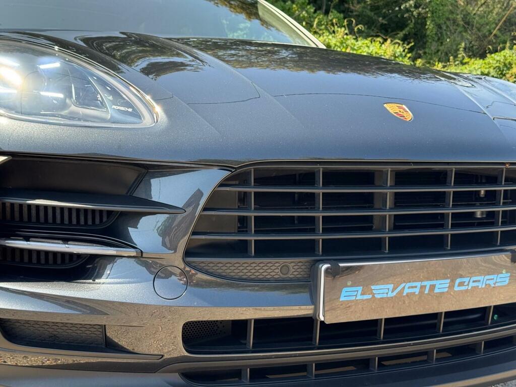 Porsche Macan Black #44