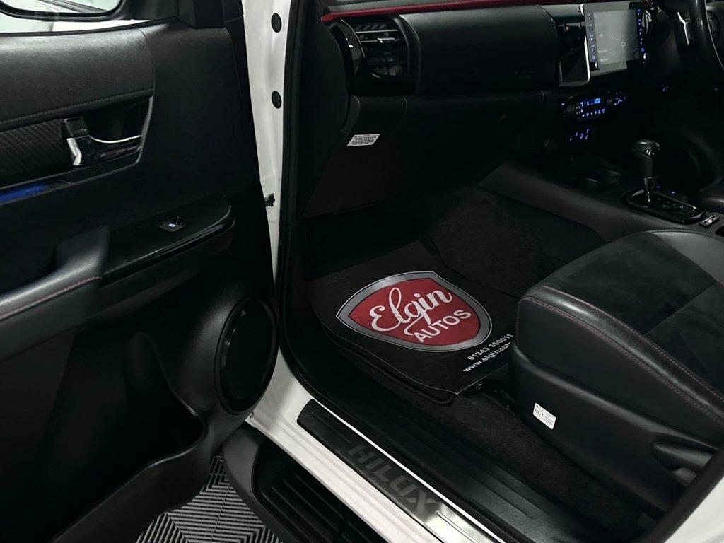 Toyota HILUX 2.4 D-4d Invincible 4Wd Euro 6 Ss Black #33