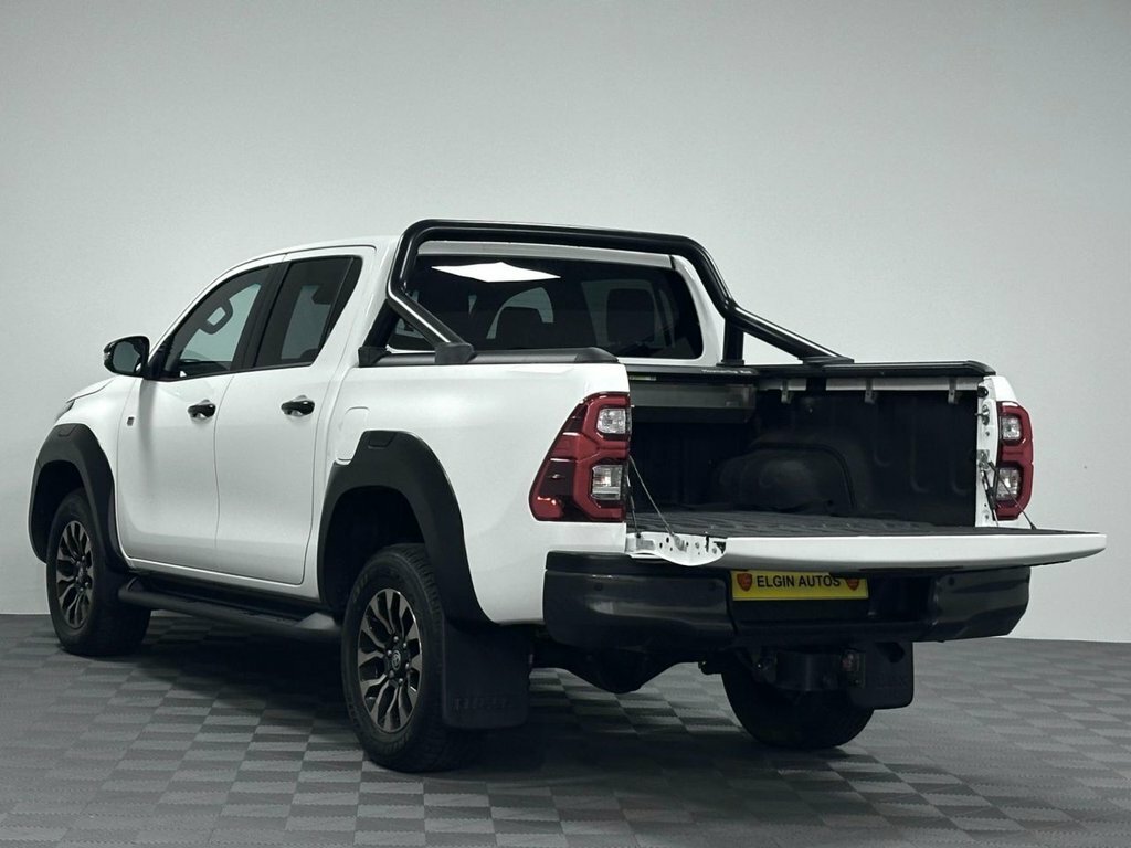 Toyota HILUX 2.4 D-4d Invincible 4Wd Euro 6 Ss Black #23