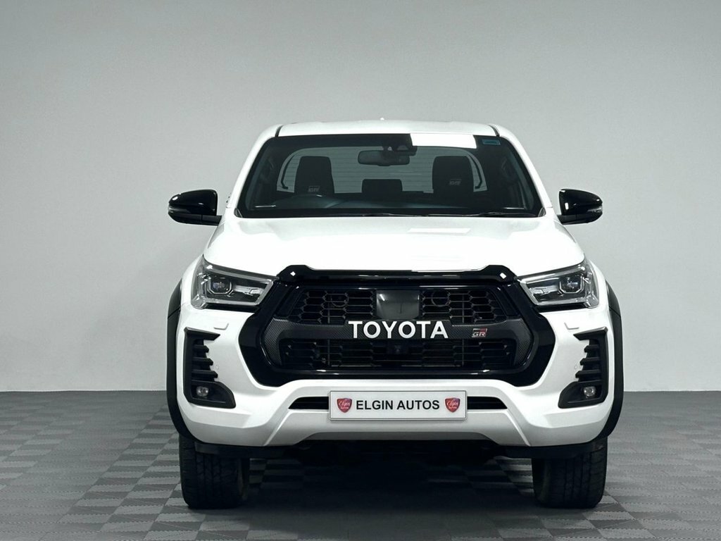 Toyota HILUX 2.8L Gr Sport Ii White #2