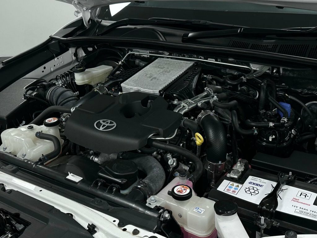 Toyota HILUX 2.4 D-4d Invincible 4Wd Euro 6 Ss Black #20