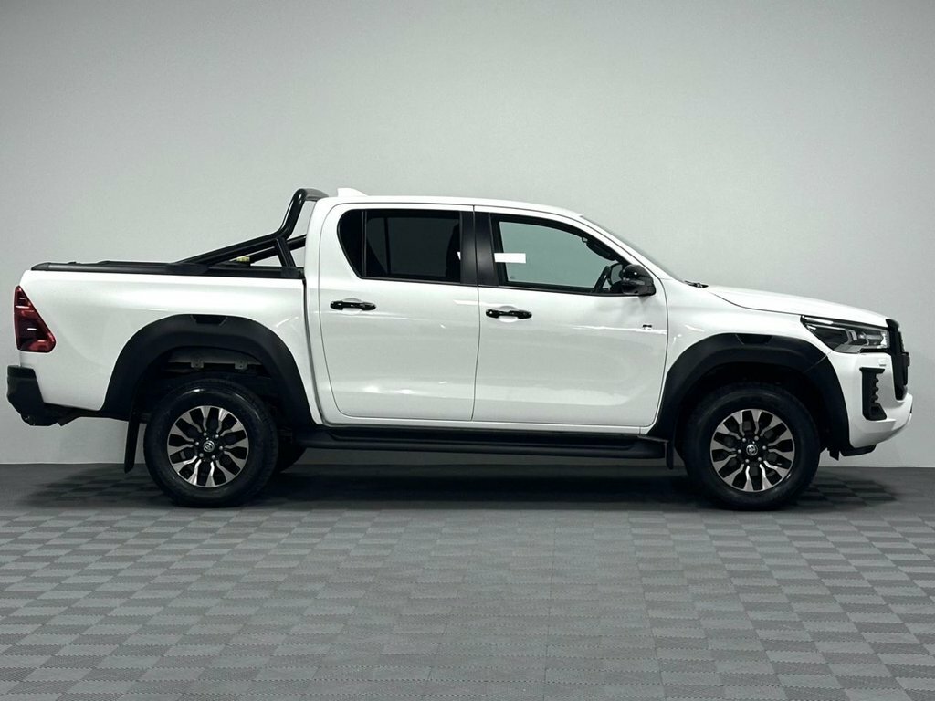 Toyota HILUX 2.4 D-4d Invincible 4Wd Euro 6 Ss Black #11