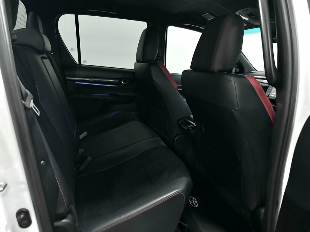 Toyota HILUX 2.4 D-4d Invincible 4Wd Euro 6 Ss Black #36