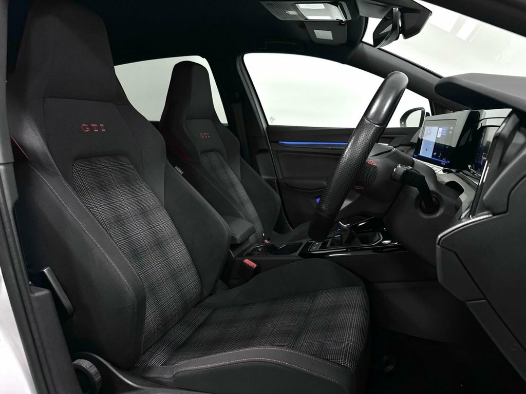 Volkswagen Golf 2L Gti White #5