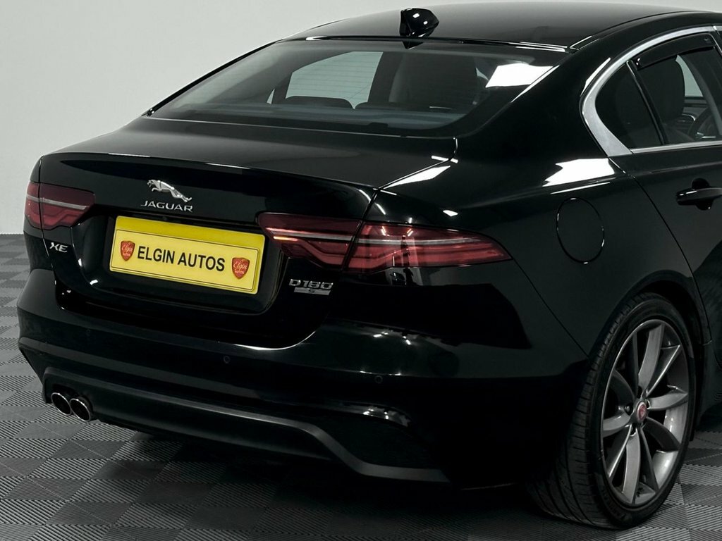 Jaguar XE 2.0 R-dynamic Se Black #16