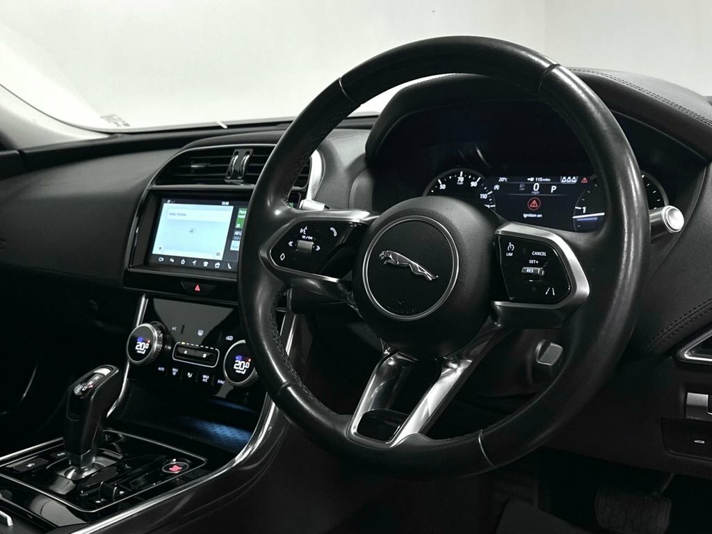 Jaguar XE 2L S Black #4