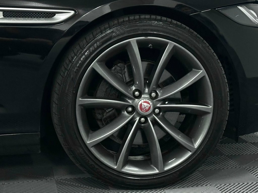 Jaguar XE 2.0 R-dynamic Se Black #9