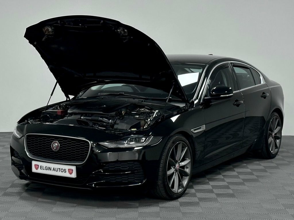 Jaguar XE 2.0 R-dynamic Se Black #19